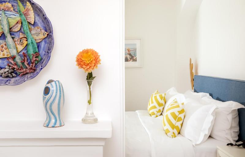 Double Room image 4