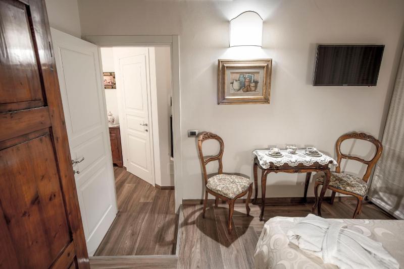 Single Room image 2