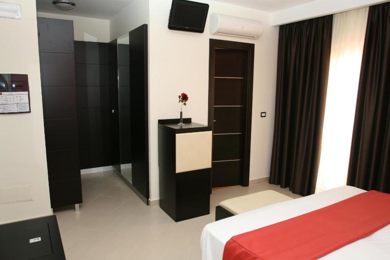Triple Room image 4