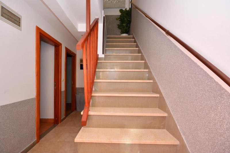 Twin Room image 3