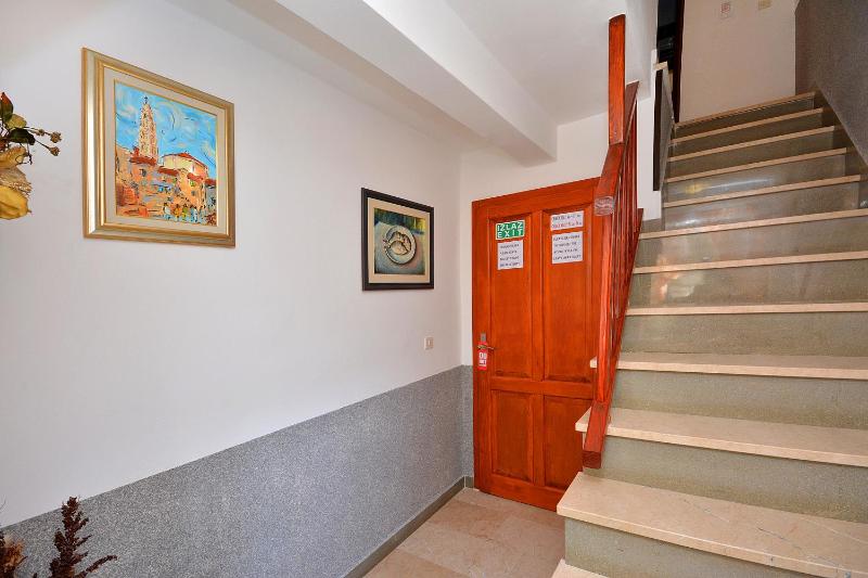 Duplex Studio with Balcony image 4