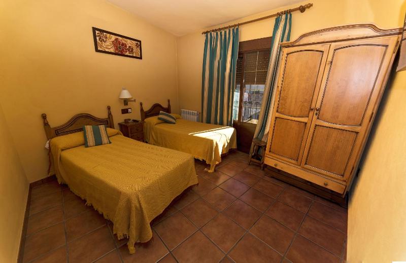 One-Bedroom Apartment (4 Adults) image 3