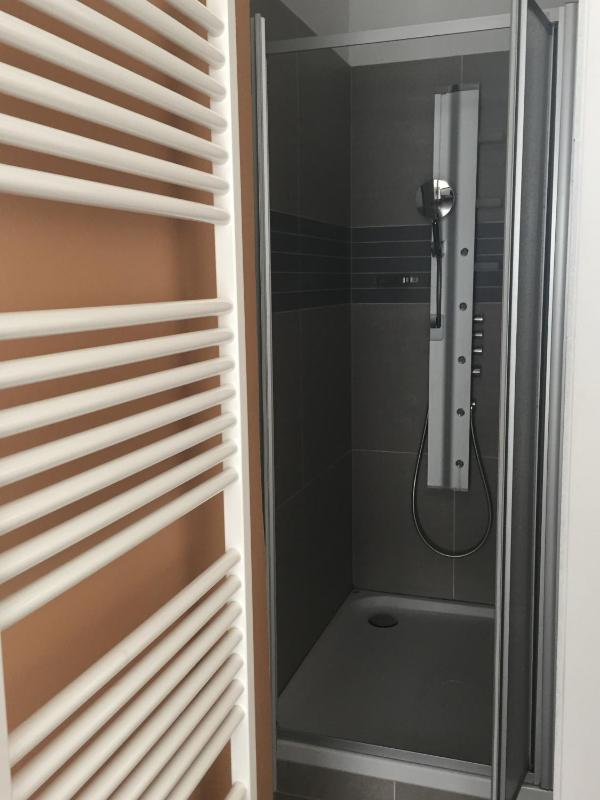 Deluxe Double or Twin Room image 4