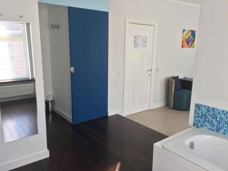 Deluxe Double or Twin Room image 2
