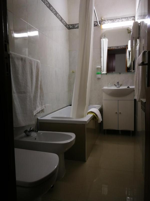 Single Room image 2