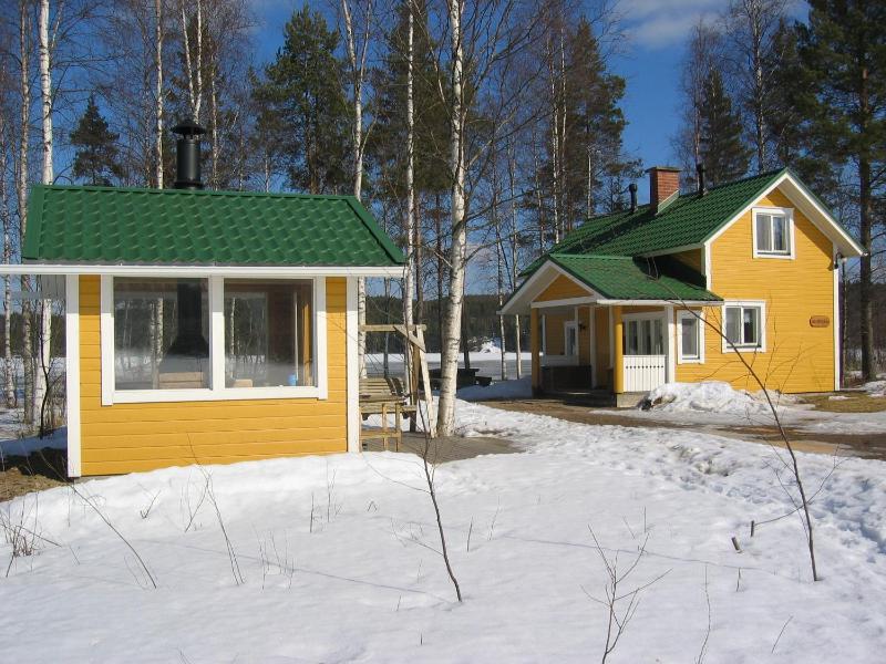One-Bedroom Cottage with Lake View  image 2