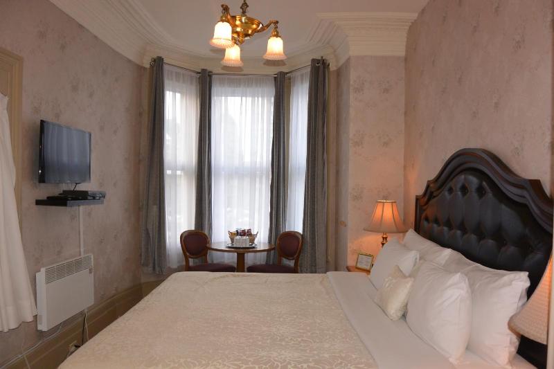 Manoir Sainte Genevieve - image 8