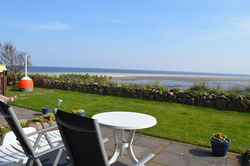 Apartment with Sea View image 2