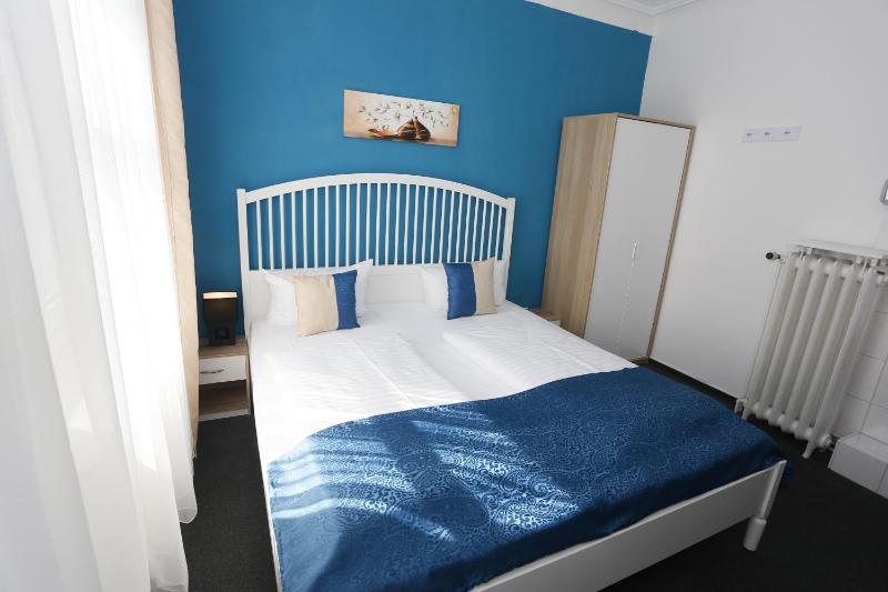 Double Room with Private External Bathroom image 4