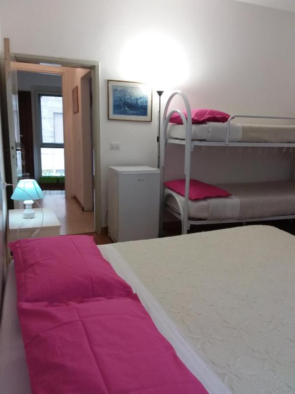 Double Room with Balcony image 4