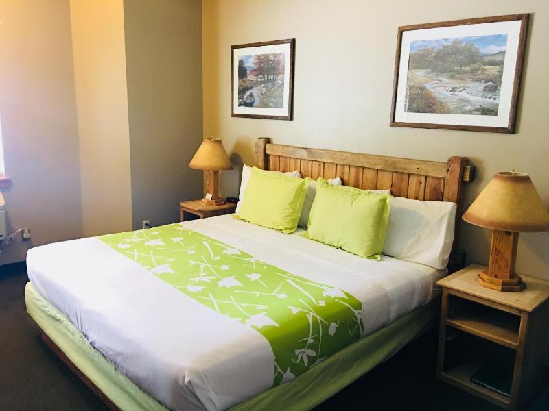 King Room image 3