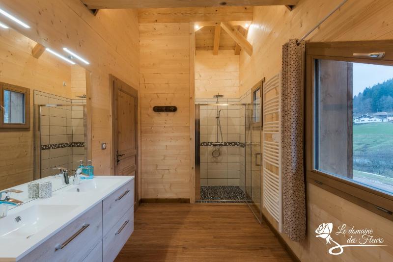 Chalet familial 9 personnes avec sauna privatif et piscine naturelle - Le Domaine des Fleurs Gérardmer - image 2