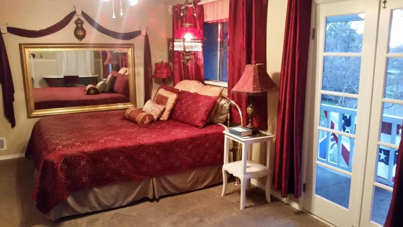 King Room with Balcony image 2