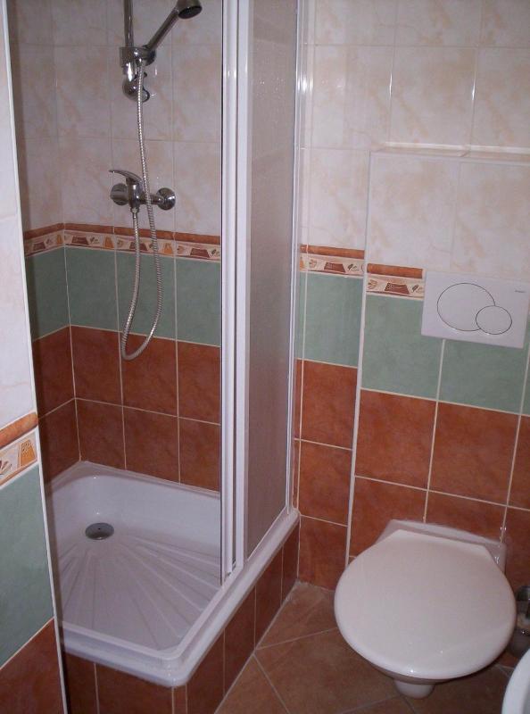 Twin Room image 2