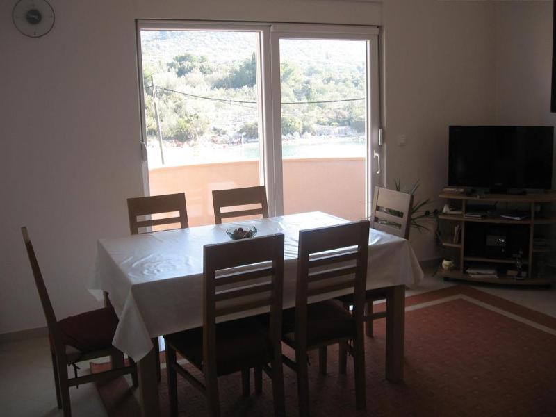 Two-Bedroom Apartment with Balcony and Sea View image 3