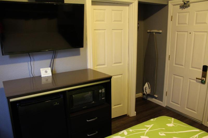 Layne Hotel - image 4