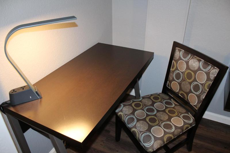 Queen Room image 1