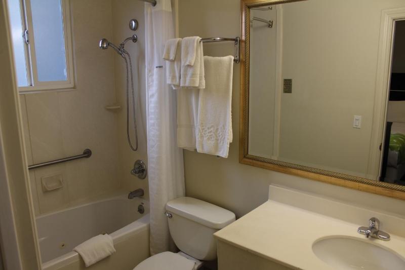 Double Room with 2 Double Beds image 2