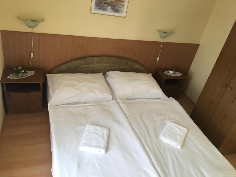 Double Room image 2
