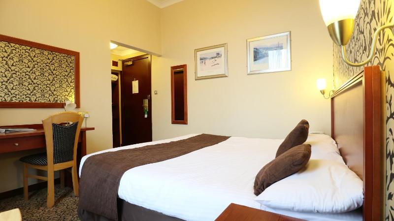 Standard Double Room image 2