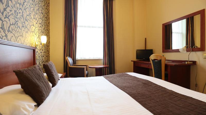 Standard Double Room image 3