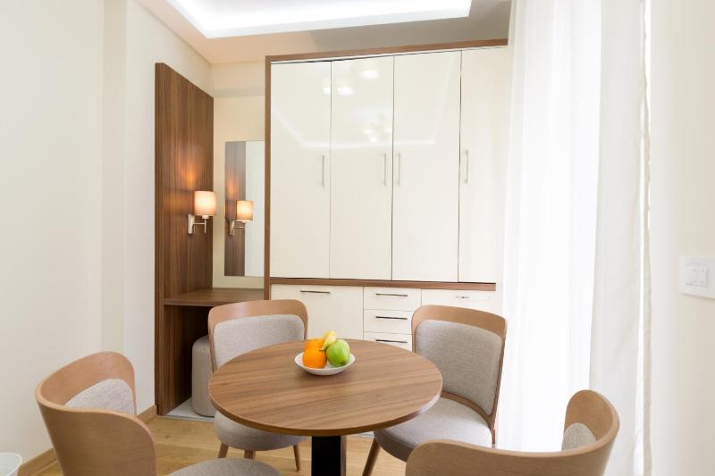 One-Bedroom Apartment image 3