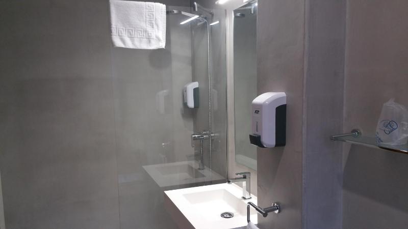 Single Room image 2