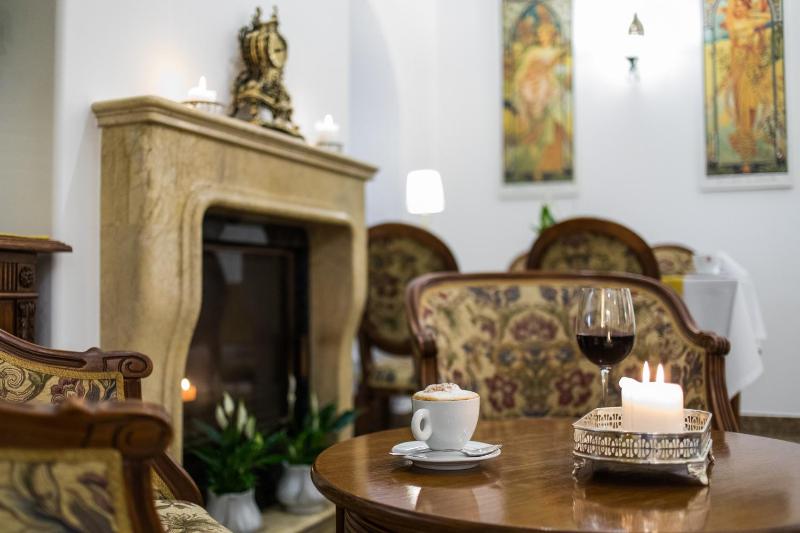 Hotel Pod Złotą Różą - image 25