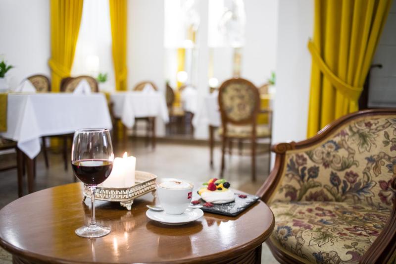 Hotel Pod Złotą Różą - image 34