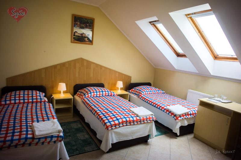 Triple Room with Private Bathroom image 3