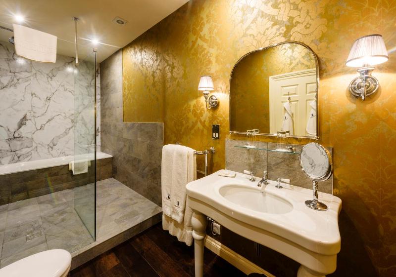 Superior Double or Twin Room image 2