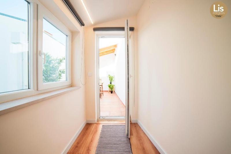 One-Bedroom Apartment with Terrace and Castle View image 3