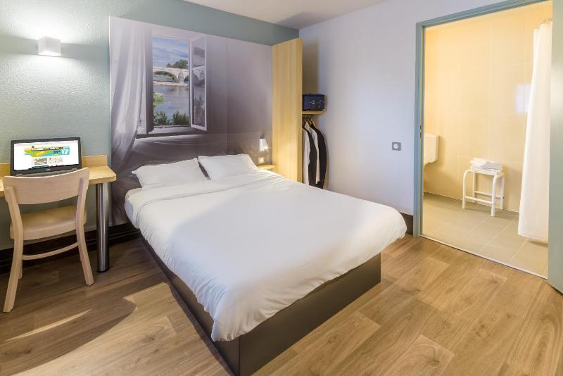 Double Room - Disability Access image 4