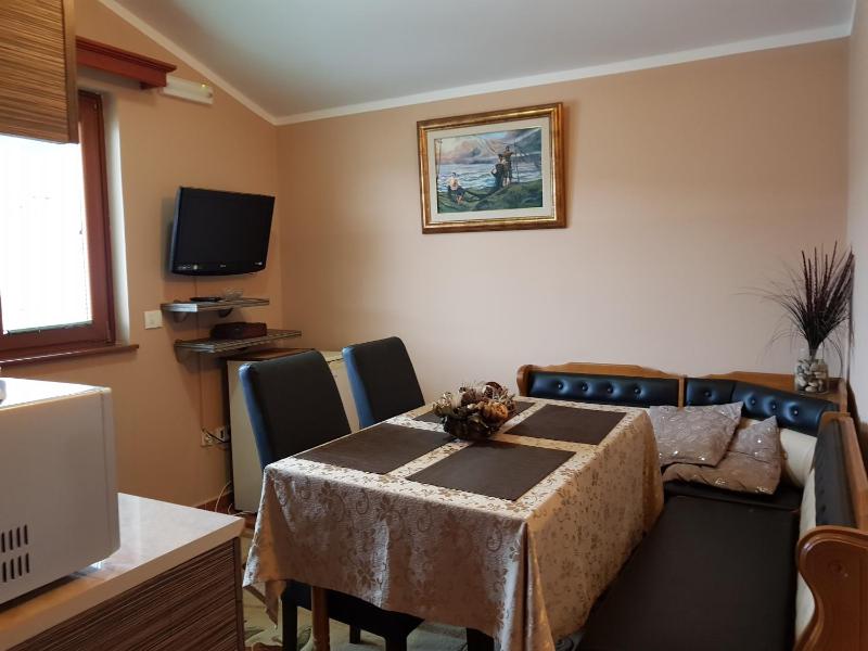 One-Bedroom Apartment (3 Adults) image 2