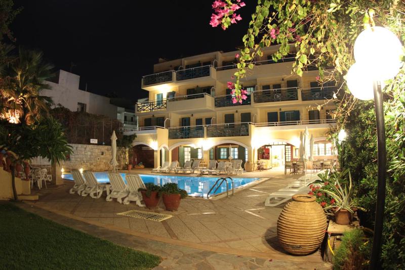 Petra Beach Hotel - image 13