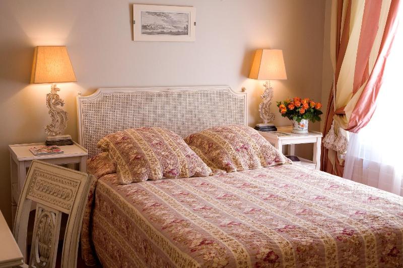 Classic Room image 2