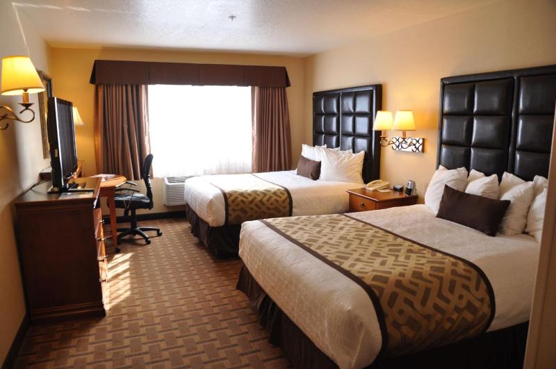 Queen Room with Two Queen Beds image 1