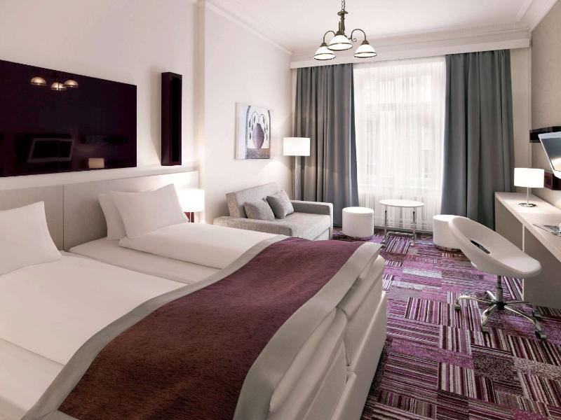 Superior Double Room image 3