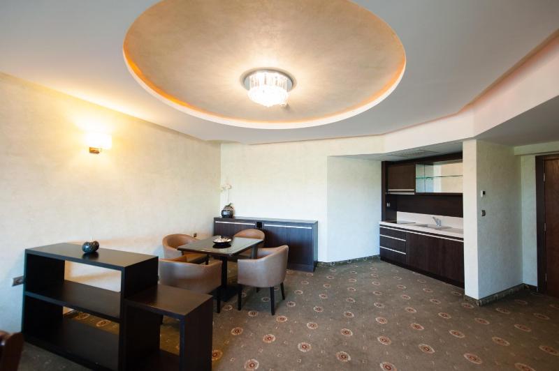 Studio Apartment image 1