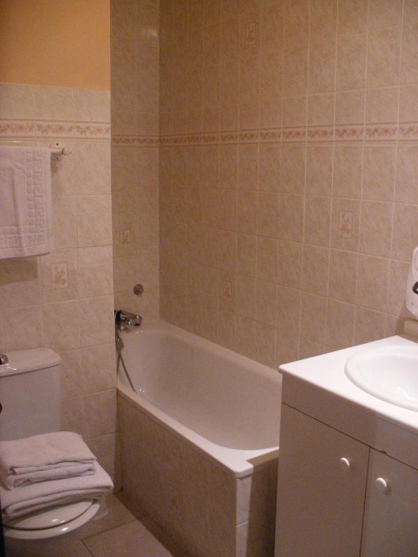 Standard Double Room image 4