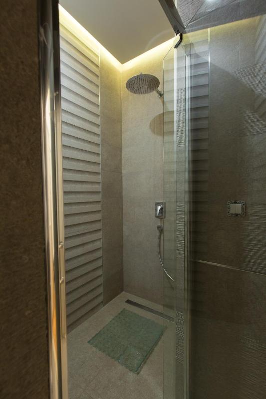 One-Bedroom Apartment with Balcony - Petra Zoranica 4 image 3