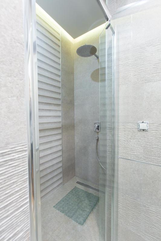 One-Bedroom Apartment with Balcony - Petra Zoranica 4 image 4