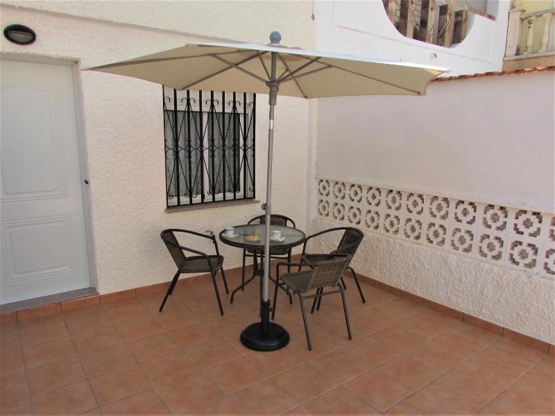 Deluxe Bungalow with Garden View image 3