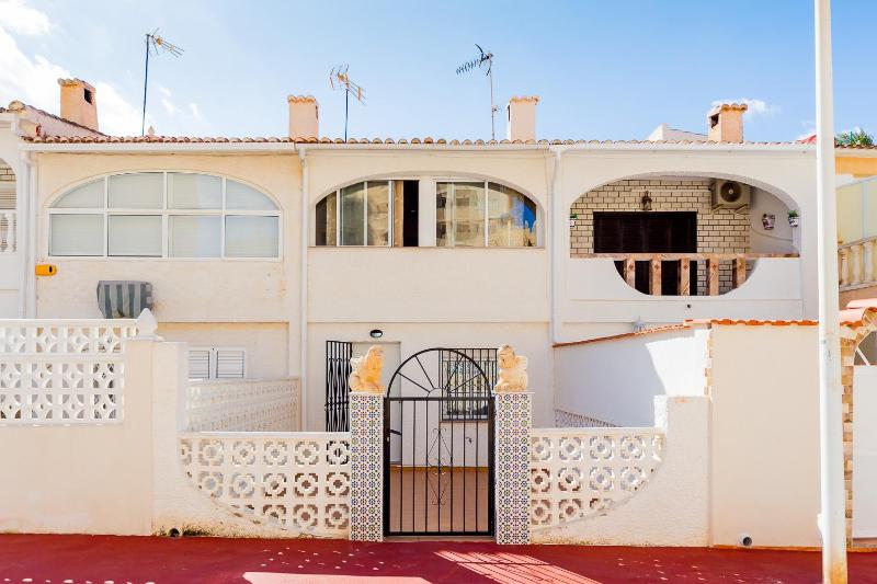 Deluxe Bungalow with Garden View image 2