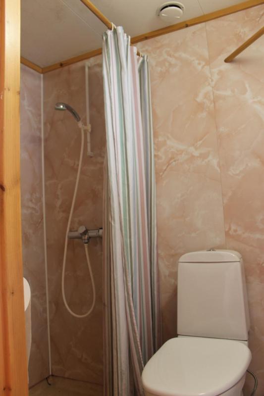Economy Triple Room with Shared Bathroom image 2