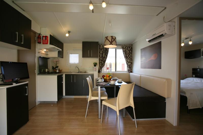 Mobile Home image 4