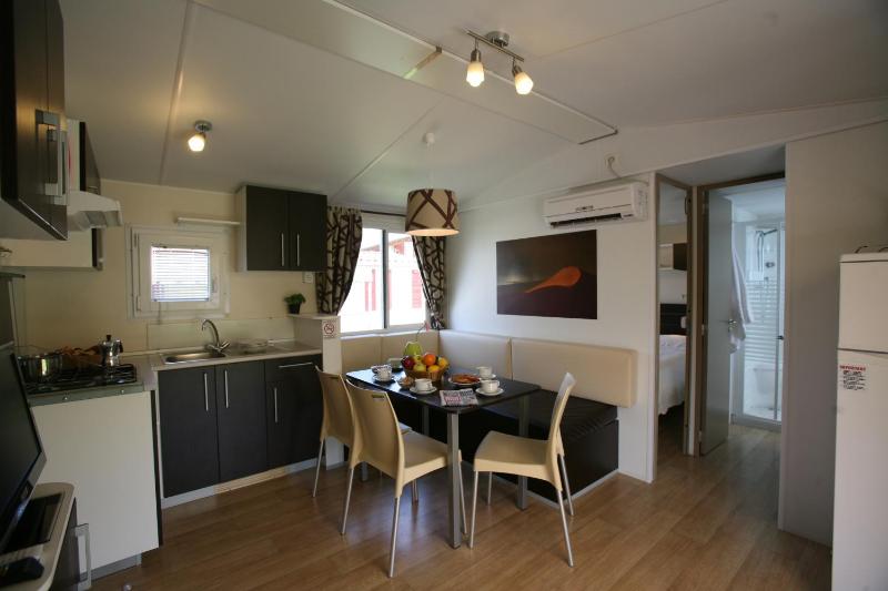 Mobile Home image 3