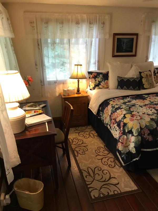 King Room image 2
