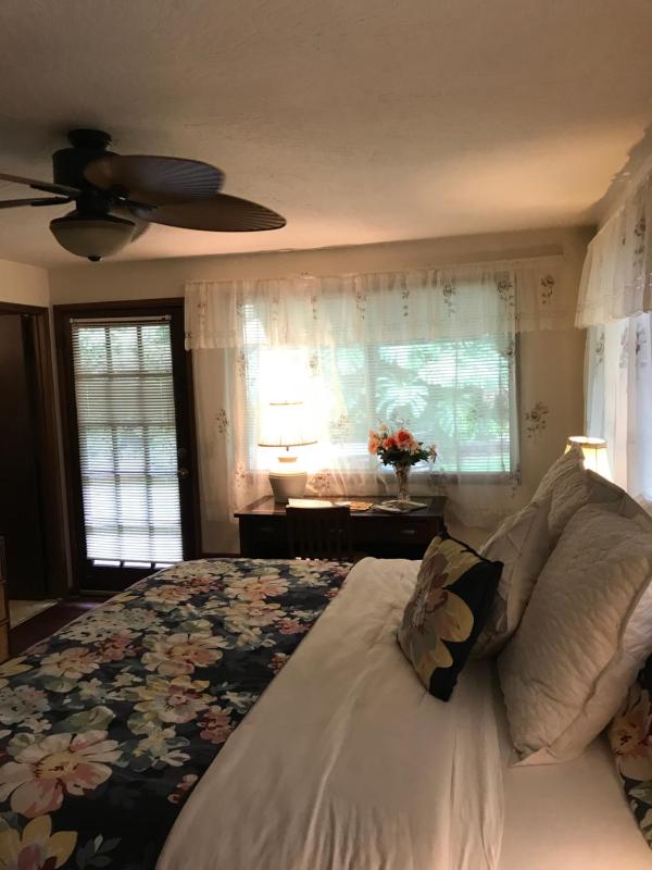 Hale Maluhia Country Inn - image 18