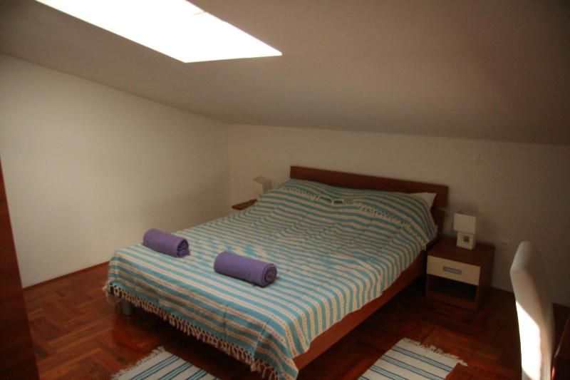 One-Bedroom Apartment with Balcony and Sea View image 3